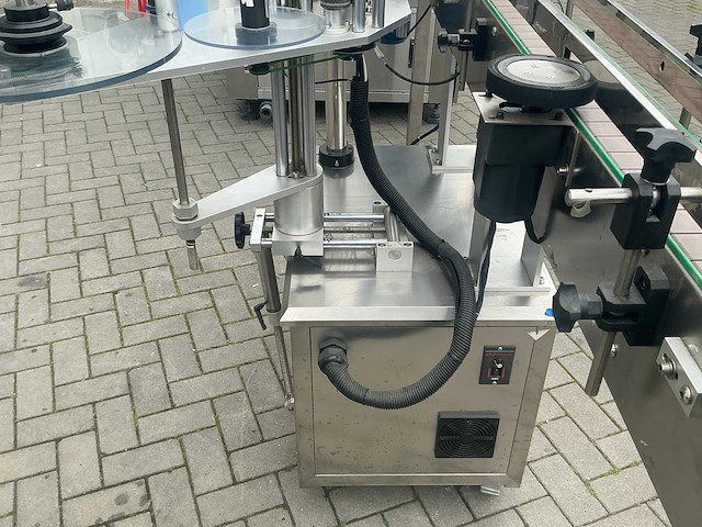 2019 hg machinery hg-1.0 volautomatische flessen vulmachine met etiketteer machine - afbeelding 48 van  52