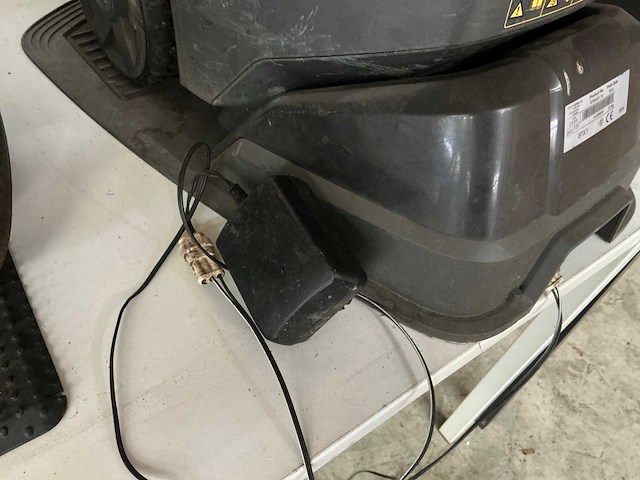 2019 husqvarna auto mower 105 robotmaaier - afbeelding 6 van  7