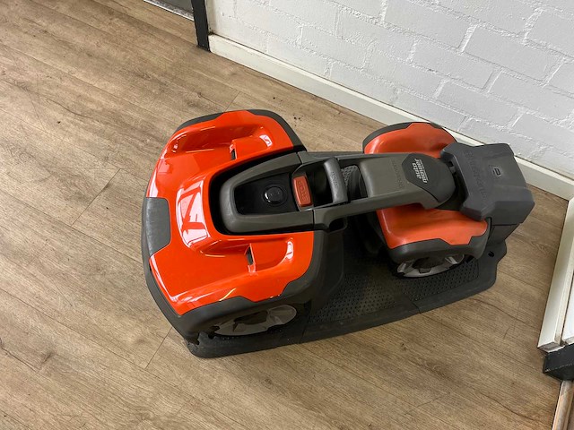 2019 husqvarna automower 535 awd gebruikte robotmaaier 535 awd - afbeelding 2 van  10