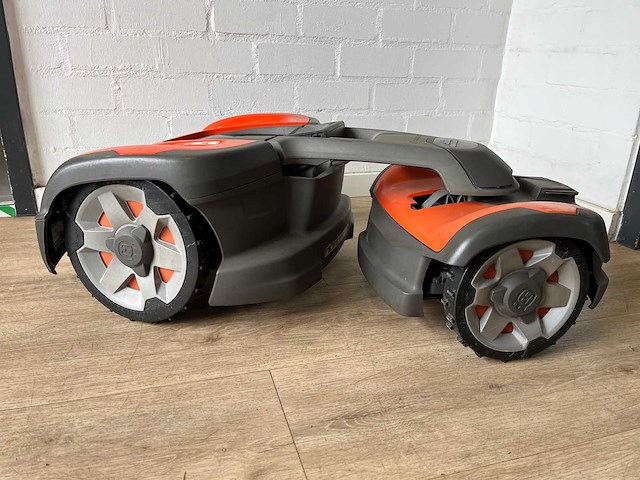 2019 husqvarna automower 535 awd gebruikte robotmaaier 535 awd - afbeelding 3 van  10
