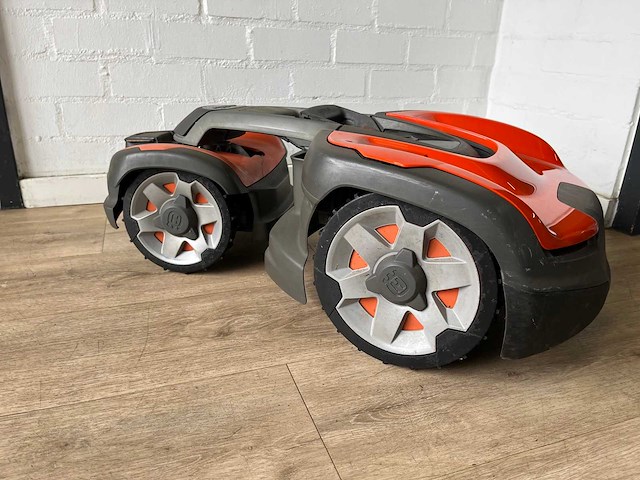 2019 husqvarna automower 535 awd gebruikte robotmaaier 535 awd - afbeelding 5 van  10