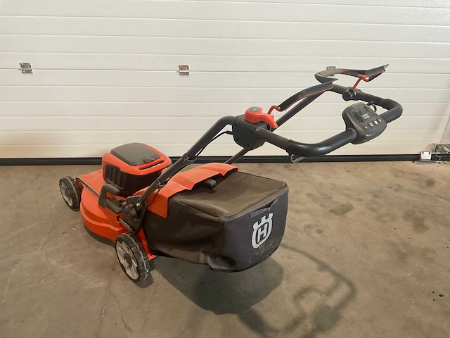 2019 husqvarna lc 353ivx accu grasmaaier, “body” - afbeelding 2 van  6