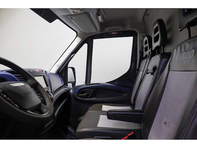2019 iveco daily 35c18v 3.0 352 h1 bedrijfswagen (vzr-58-d) - afbeelding 8 van  34