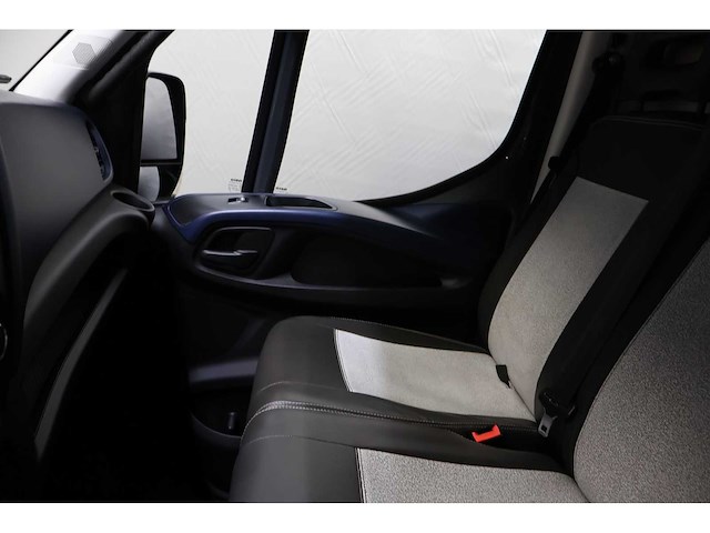 2019 iveco daily 35c18v 3.0 352 h1 bedrijfswagen (vzr-58-d) - afbeelding 13 van  34