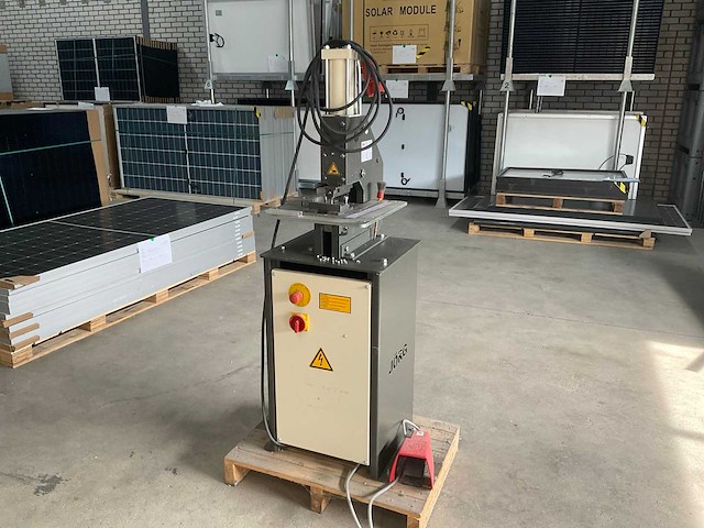 2019 jörg 106 stansmachine - afbeelding 1 van  8