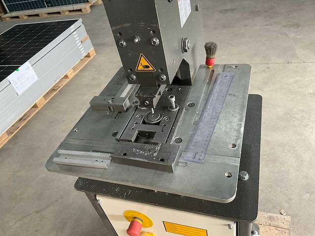 2019 jörg 106 stansmachine - afbeelding 3 van  8