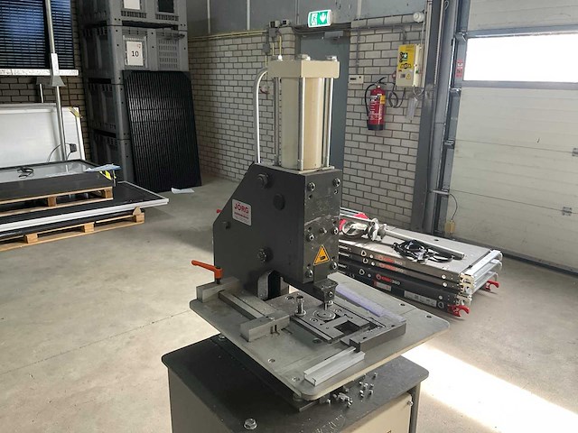 2019 jörg 106 stansmachine - afbeelding 4 van  8