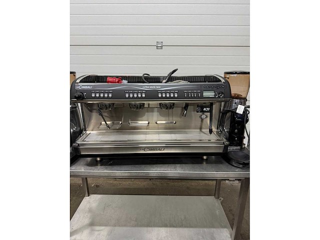 2019 lacimbali m39 3-groeps koffiemachine - afbeelding 2 van  7