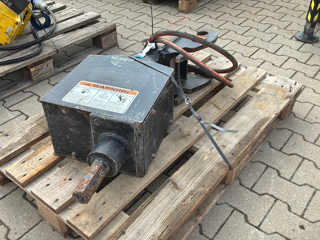 2019 lowe 750clh hydraulische grondboorunit - afbeelding 1 van  10