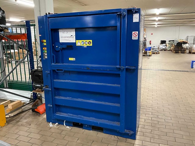 2019 macfab lh330 verticale afvalpers - afbeelding 1 van  12