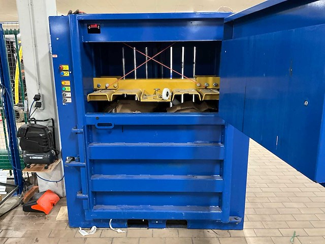 2019 macfab lh330 verticale afvalpers - afbeelding 11 van  12