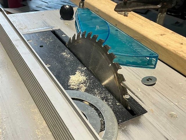2019 makita 2712 tafelcirkelzaagmachine - afbeelding 2 van  9