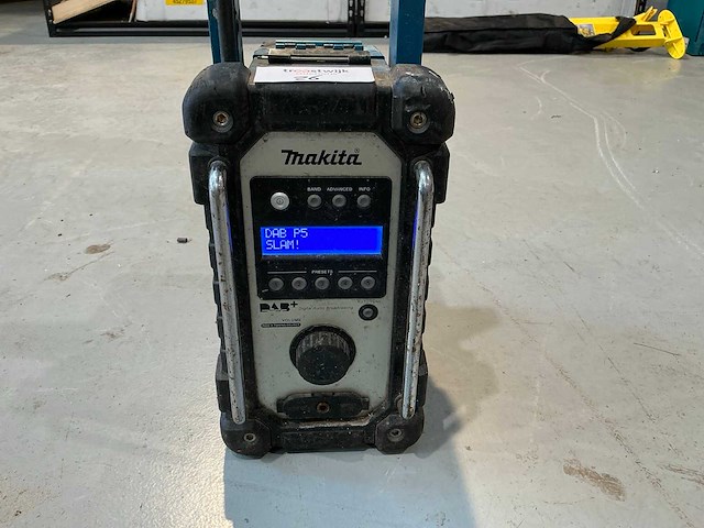 2019 makita dmr110 bouwradio - afbeelding 2 van  4