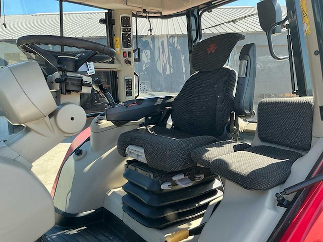 2019 massey ferguson 7718 s dyna vt vierwielaangedreven landbouwtractor - afbeelding 18 van  37