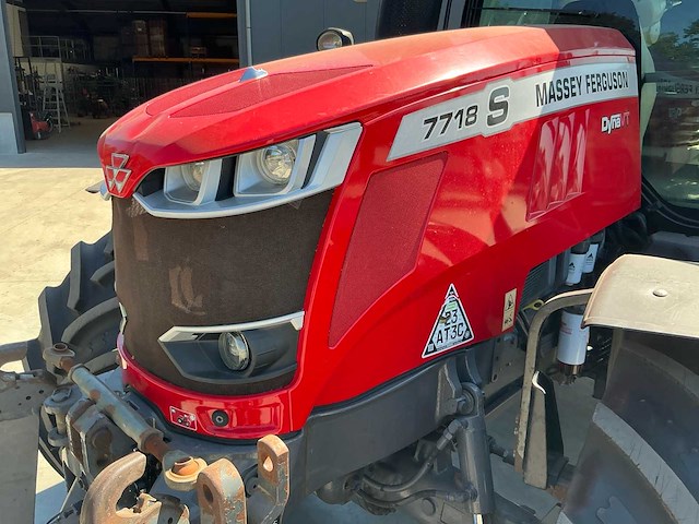 2019 massey ferguson 7718 s dyna vt vierwielaangedreven landbouwtractor - afbeelding 35 van  37