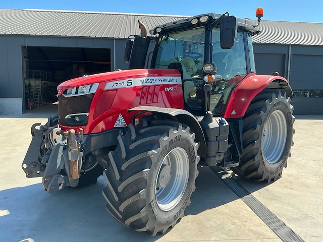 2019 massey ferguson 7718 s dyna vt vierwielaangedreven landbouwtractor - afbeelding 17 van  27