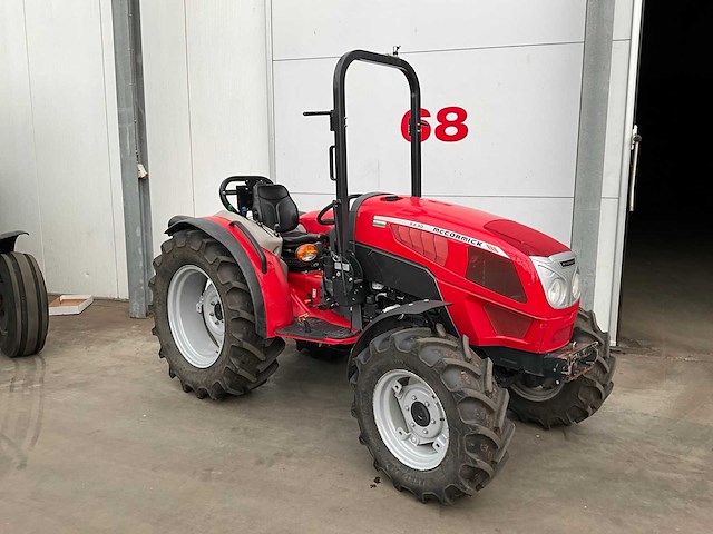 2019 mccormick x2.30 smalspoor- en compacttractor - afbeelding 1 van  19
