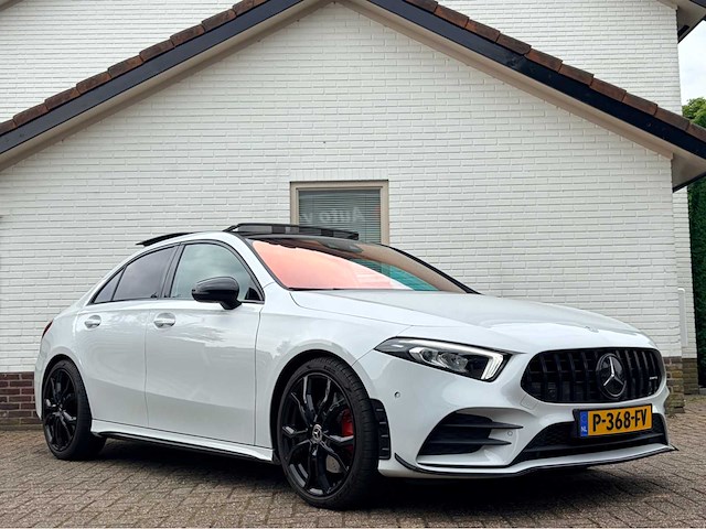 2019 mercedes-benz a-klasse 250 amg line personenauto - afbeelding 2 van  8
