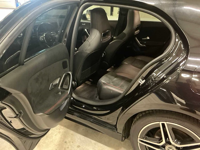 2019 mercedes-benz a-klasse amg line luxe personenauto - afbeelding 5 van  21