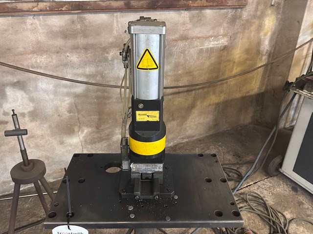 2019 meuleman 8 c st pneumatische pers - afbeelding 3 van  6