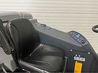 2019 nilfisk sc6500 1100d zelfrijdende opzit schrob-zuigmachine - afbeelding 3 van  18