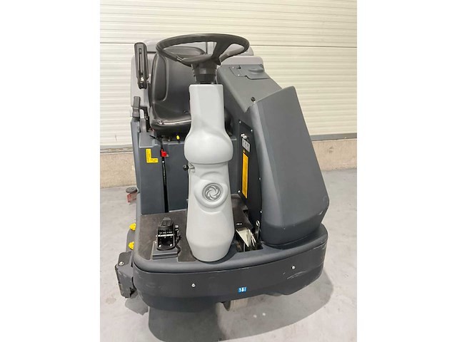 2019 nilfisk sc6500 1100d zelfrijdende opzit schrob-zuigmachine - afbeelding 15 van  18