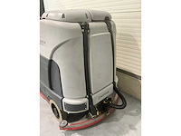 2019 nilfisk sc6500 1100d zelfrijdende opzit schrob-zuigmachine - afbeelding 5 van  18