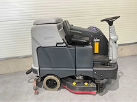 2019 nilfisk sc6500 1100d zelfrijdende opzit schrob-zuigmachine - afbeelding 12 van  18