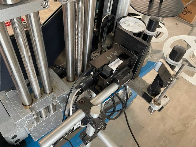 2019 pack leader elf-50 tafelmodel wrap-around labelmachine voor flessen - afbeelding 9 van  11