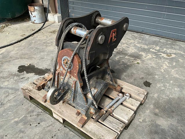 2019 pladdet pta-ng-180 kantelstuk tbv doosan graafmachine - afbeelding 1 van  14