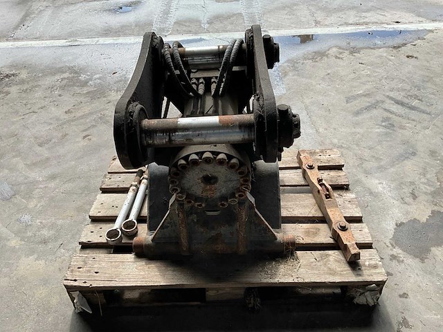 2019 pladdet pta-ng-180 kantelstuk tbv doosan graafmachine - afbeelding 11 van  14
