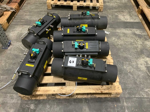 2019 pneumatische actuator (6x) - afbeelding 1 van  2