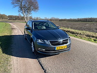 2019 skoda octavia combi 1.6 tdi grt style personenauto - afbeelding 17 van  17
