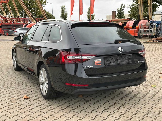 2019 skoda superb combi 2.0 business edition personenauto - afbeelding 44 van  46