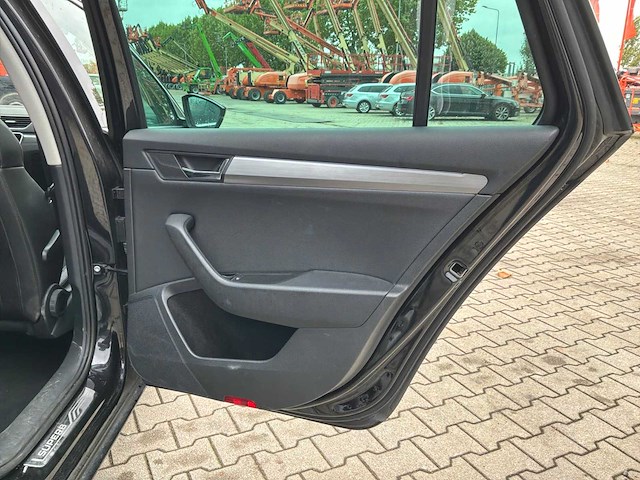 2019 skoda superb combi 2.0 business edition personenauto - afbeelding 25 van  48