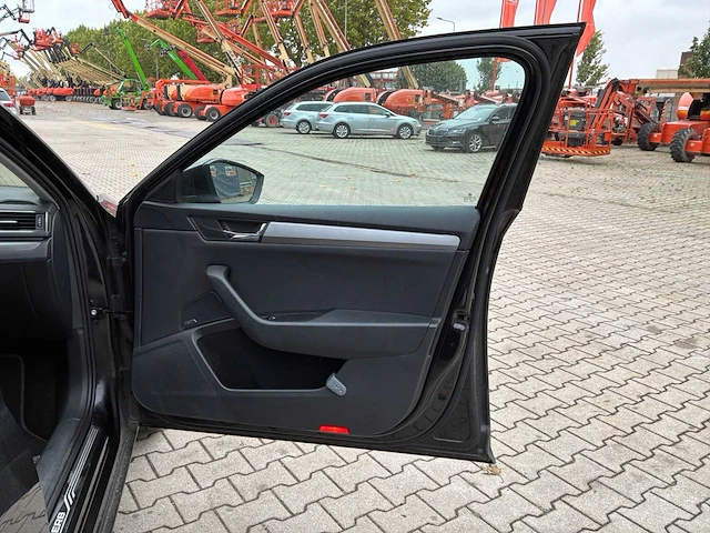 2019 skoda superb hb 2.0 tdi premium edition personenauto - afbeelding 24 van  49