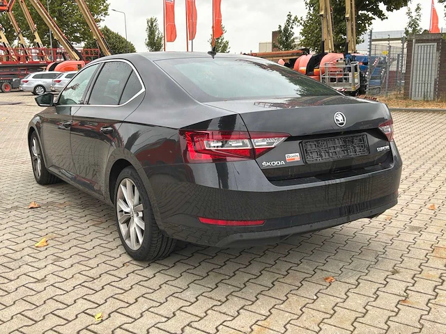 2019 skoda superb hb 2.0 tdi premium edition personenauto - afbeelding 37 van  49