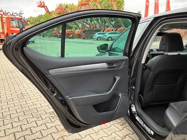 2019 skoda superb hb 2.0 tdi premium edition personenauto - afbeelding 15 van  44