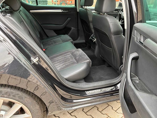 2019 skoda superb hb 2.0 tdi premium edition personenauto - afbeelding 21 van  44
