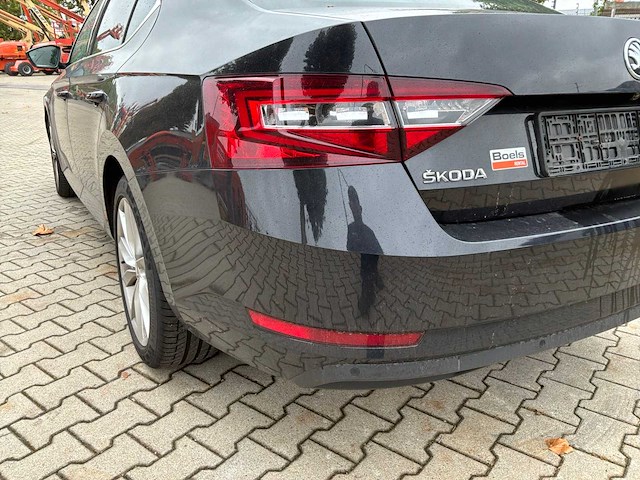 2019 skoda superb hb 2.0 tdi premium edition personenauto - afbeelding 32 van  44