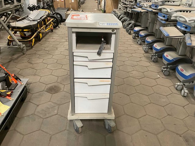 2019 solaire hospital cart - afbeelding 1 van  5