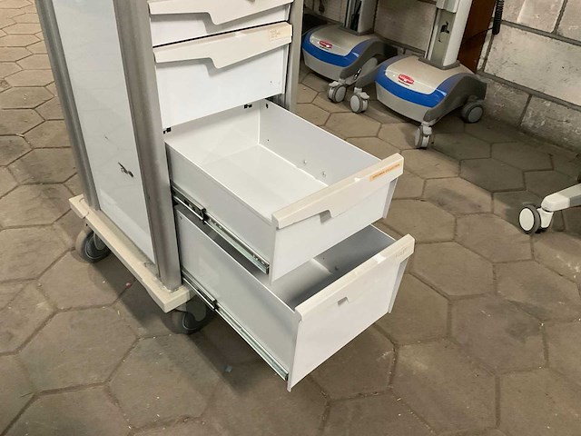 2019 solaire hospital cart - afbeelding 3 van  5