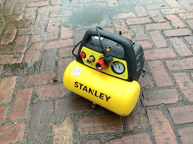 2019 stanley olievrije compressor - afbeelding 1 van  3