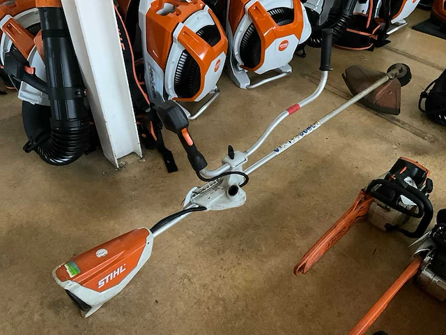 2019 stihl fsa 130 accu bosmaaier - afbeelding 1 van  8