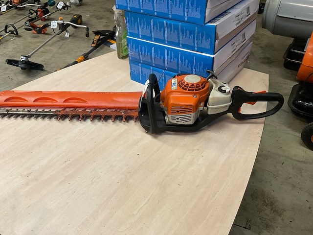 2019 stihl hs 82 r heggenschaar - afbeelding 1 van  5