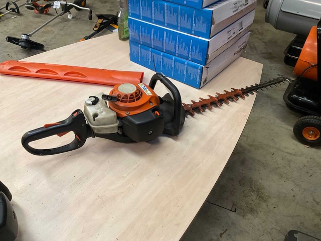 2019 stihl hs 82 r heggenschaar - afbeelding 3 van  5