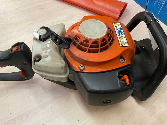 2019 stihl hs 82 r heggenschaar - afbeelding 4 van  5