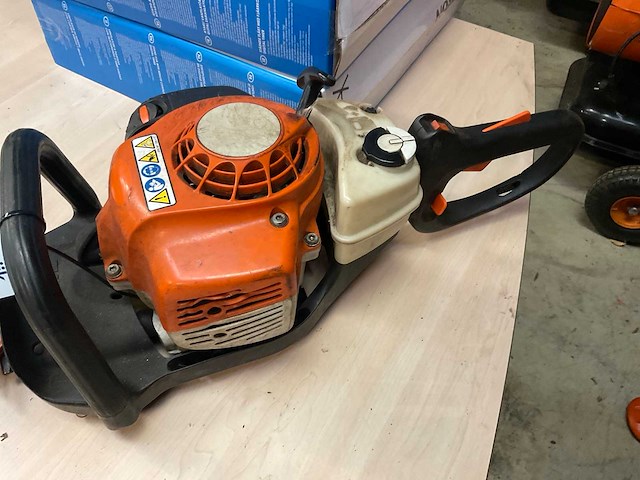 2019 stihl hs82r/rc heggenschaar - afbeelding 2 van  4