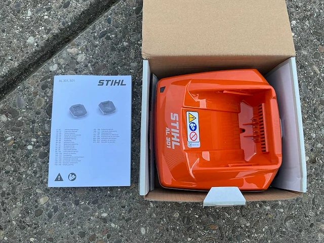 2019 stihl msa 220c kettingzaag en lader - afbeelding 9 van  9