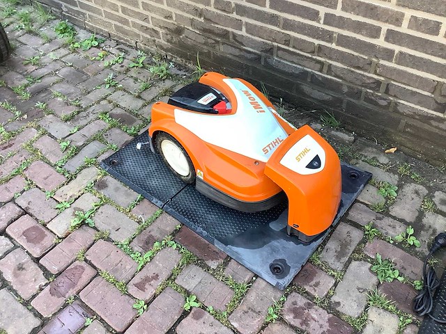 2019 stihl rmi 422.0 robotmaaier - afbeelding 1 van  6